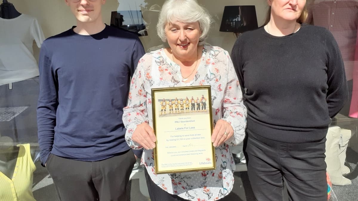 RNLI award for Saundersfoot shop tenbytoday.co.uk